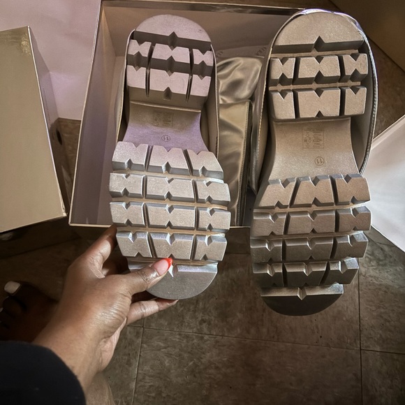 Silver Metallic Boots - Picture 4 of 4